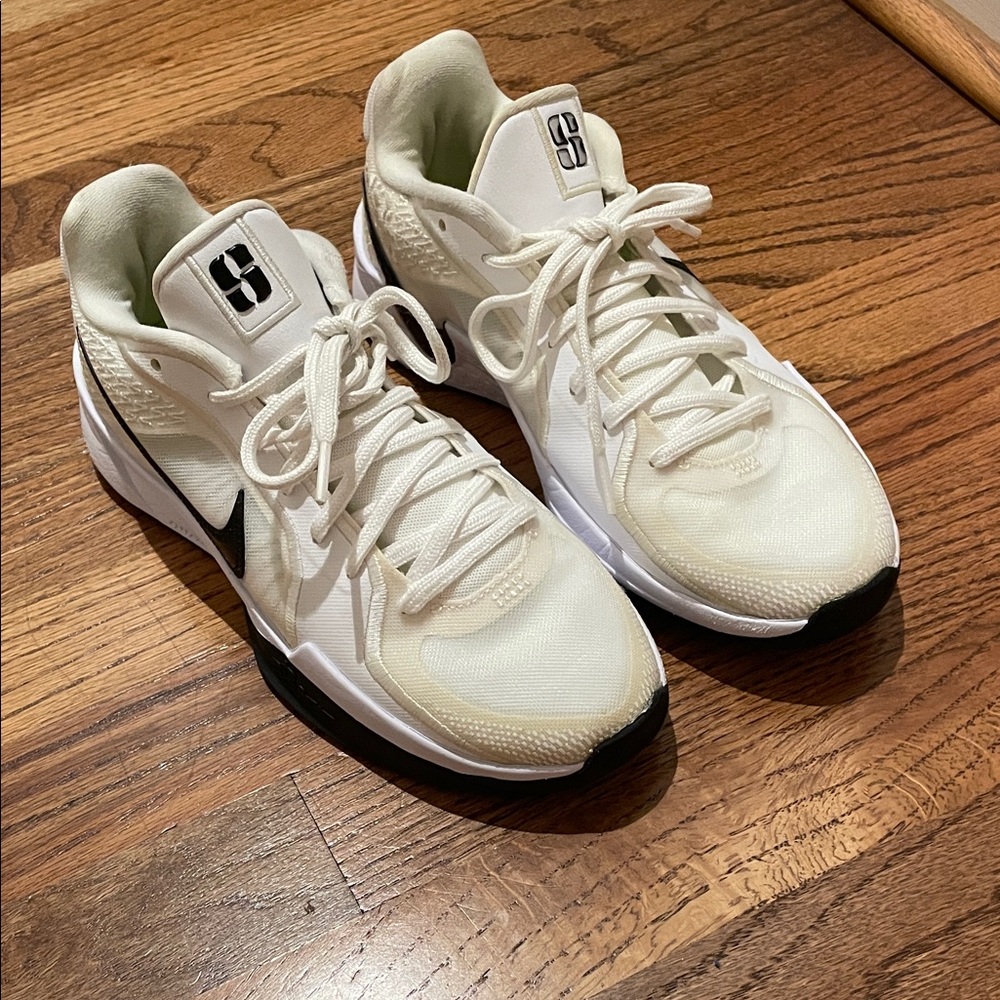 Nike White Athletic Low-Top Sneakers with Black Accent